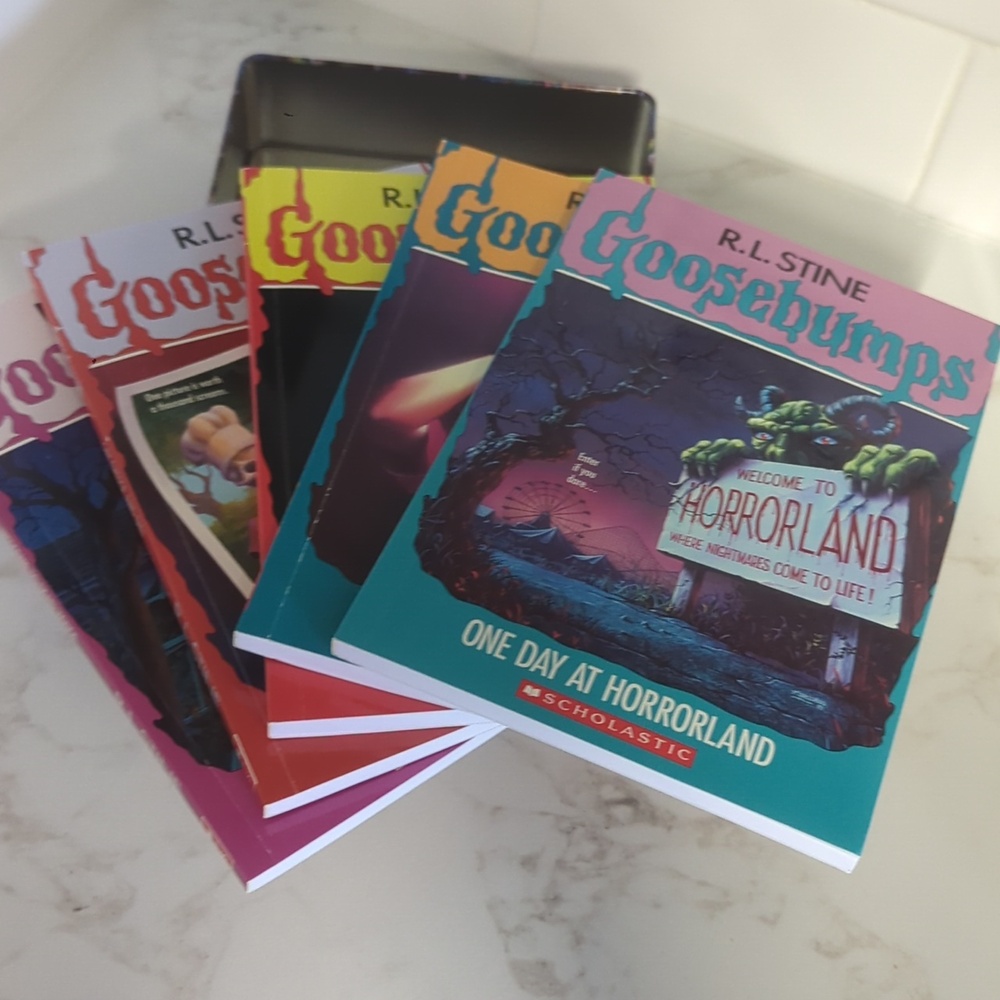 RL STINE GOOSEBUMPS BOOK SET TIN - Picture 3 of 8